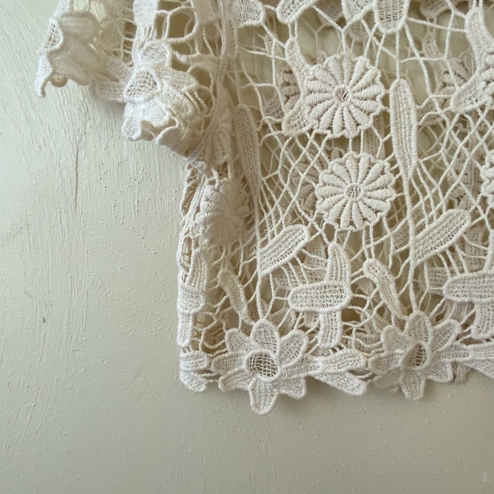 Atmospheric Floral Lace Top. Cream Sz S. - Picture 4 of 6